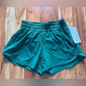 🌿 Lululemon Track That MR Short 5” Lined 🌿